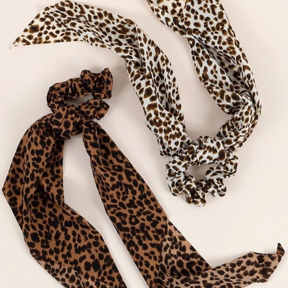 ❗️One Left❗️ Biege Cheetah Hair Scrunchie/Scarf - Picture 3 of 3